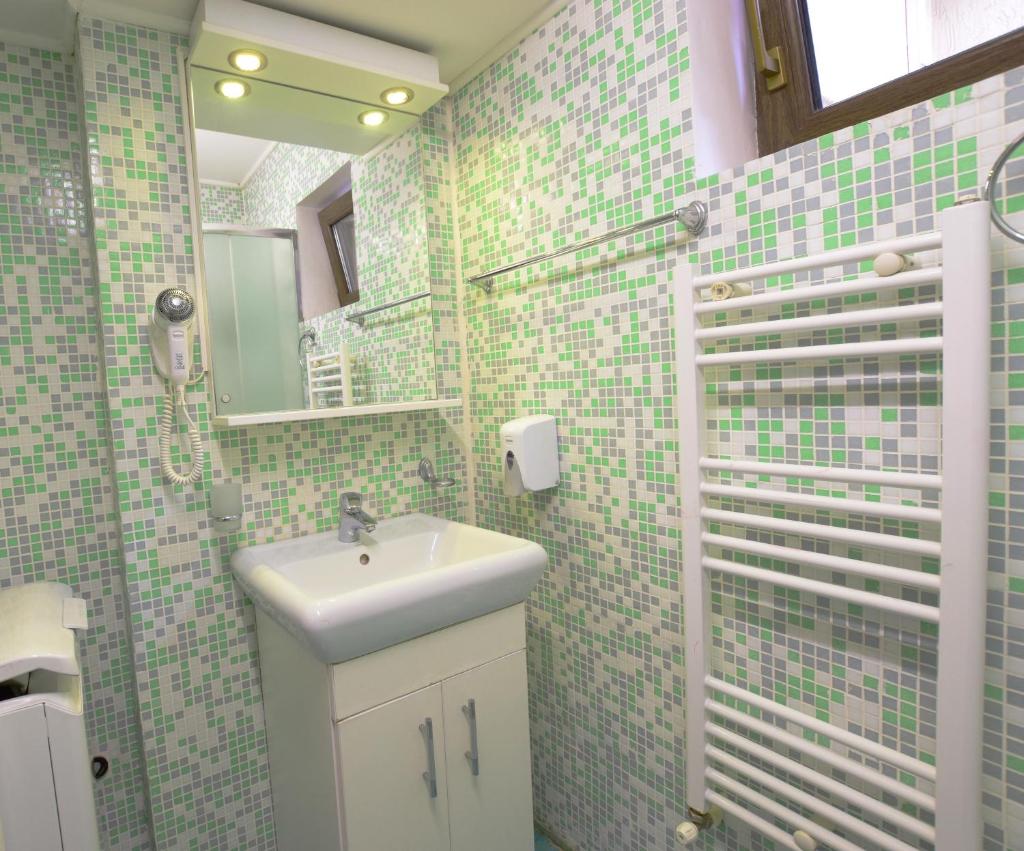 Студио (Номер-студио с кроватью размера «queen-size» 2), Decebal Residence Apartments