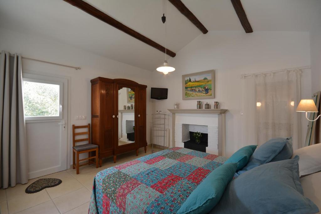 le cabanon de l'olivette photo 2