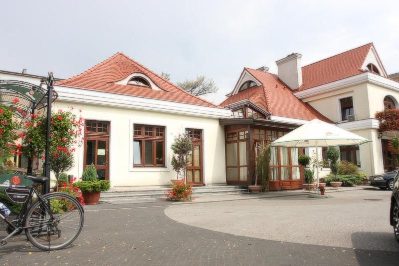 Hotel Pałacyk Konin photo 1