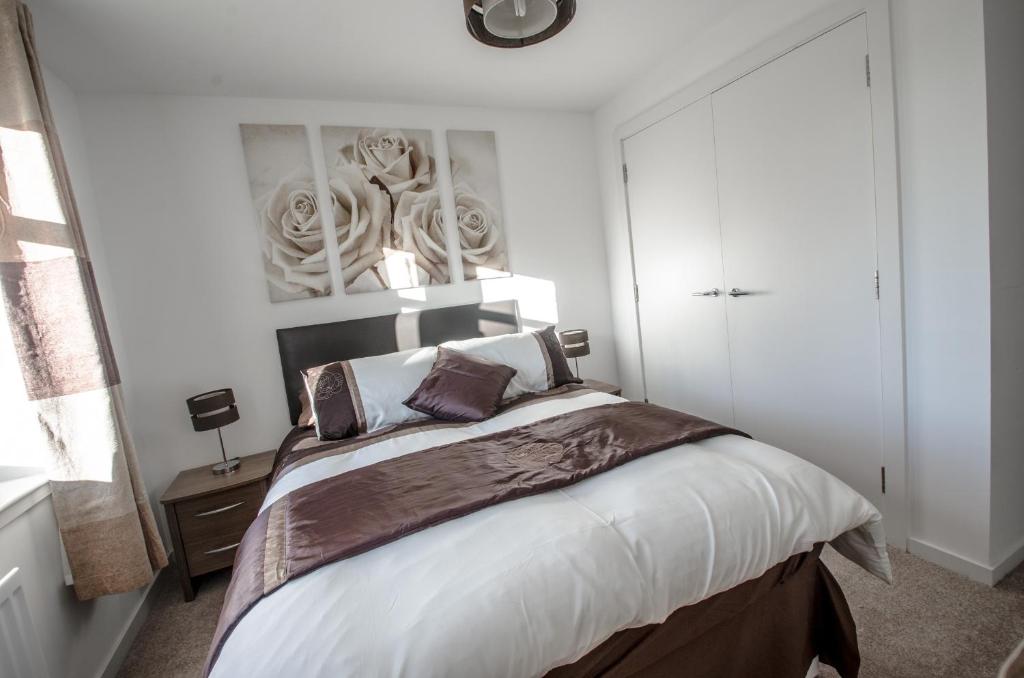 Orange Apartments Polmuir Gardens Only 7 minutes to City Centre photo 1