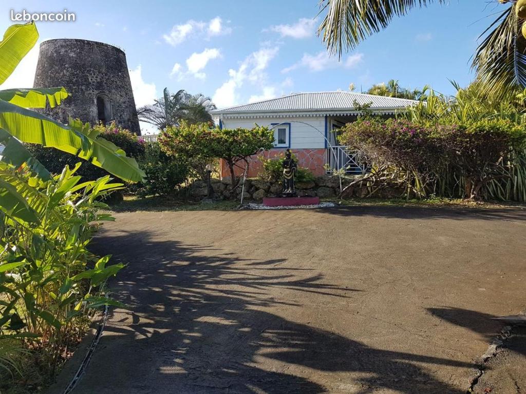 LE MOULIN DE LA BAIE piscine vue mer photo 1