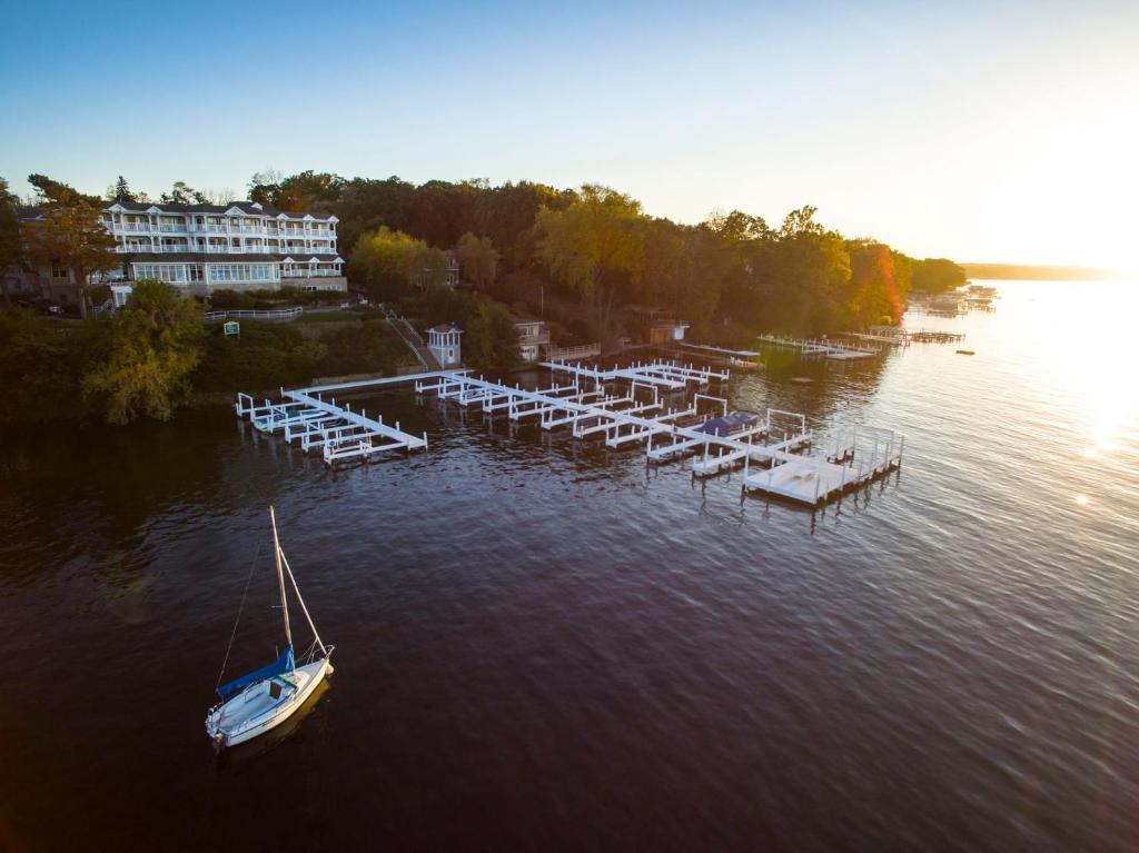 The Geneva Inn image