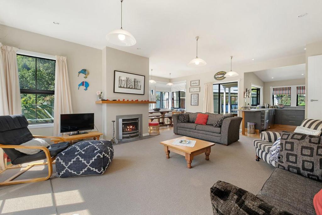 Lavender Country Cottage - Arrowtown Holiday Home photo 1