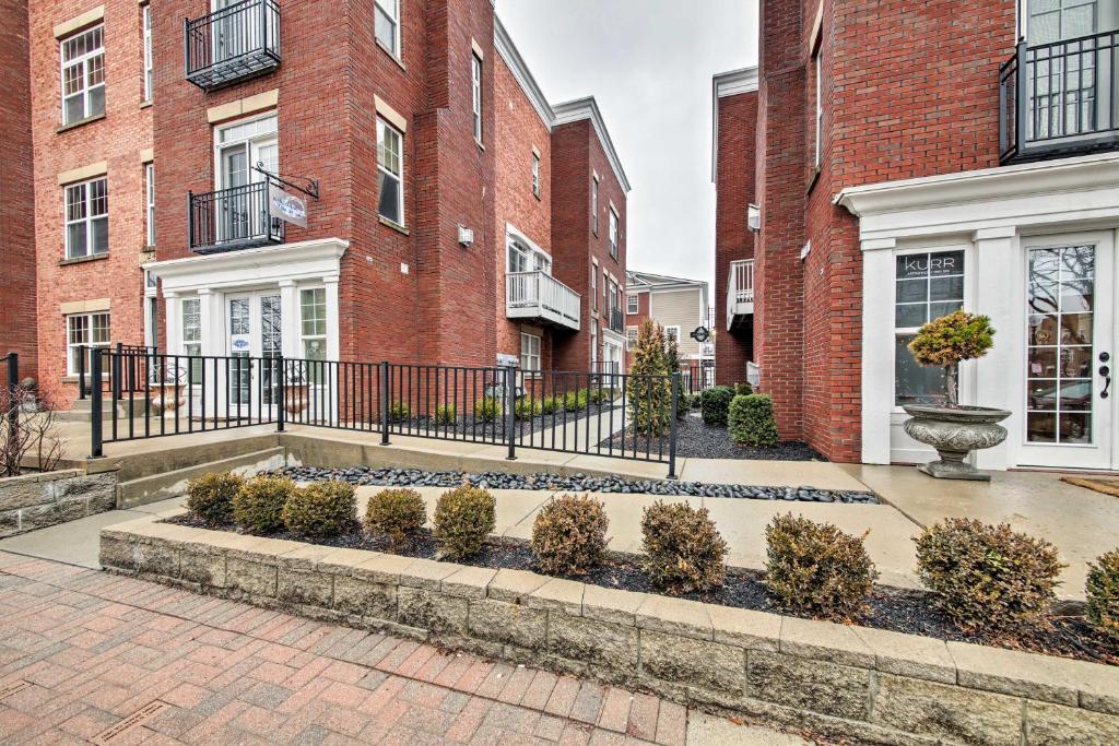 Arts and Design District Condo Steps to Monon Trail photo 3