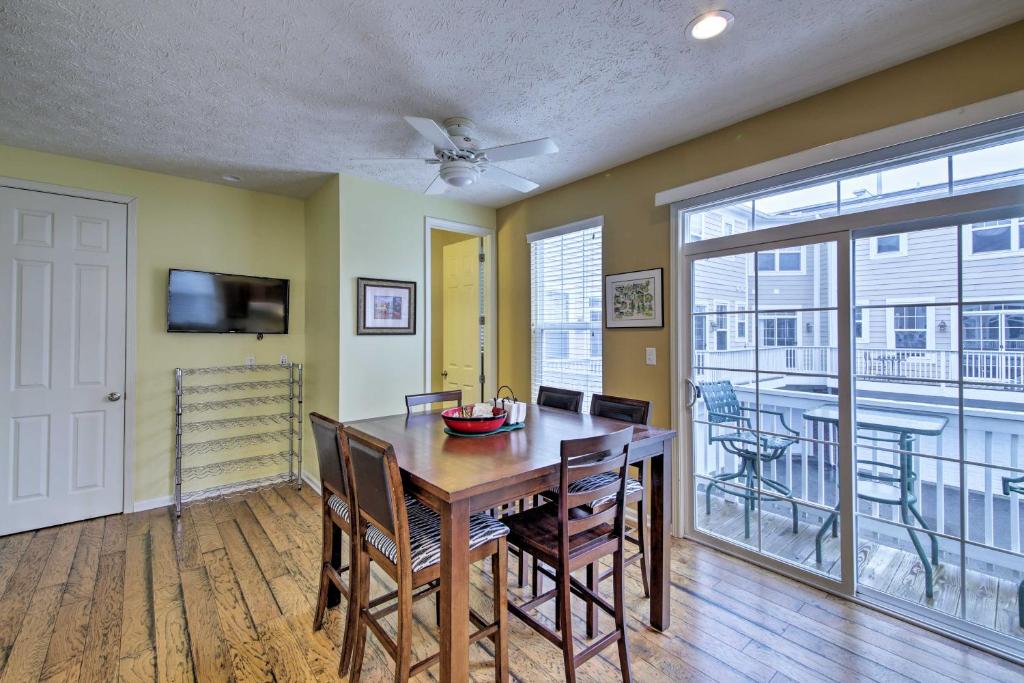 Arts and Design District Condo Steps to Monon Trail photo 1