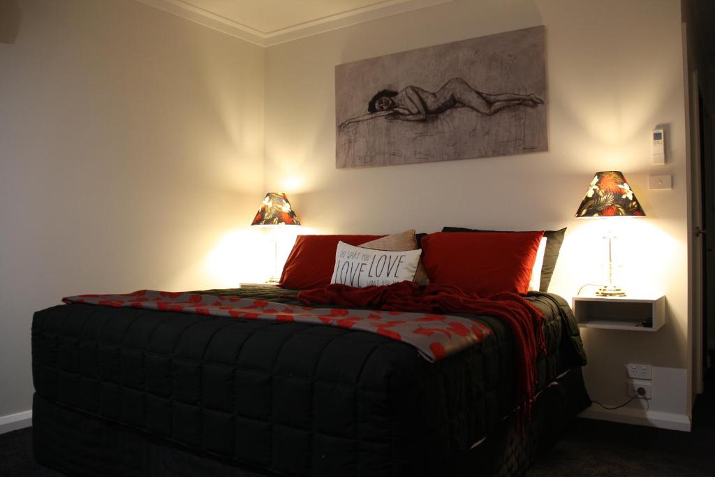 Silverdown Luxury king rooms OR Apartment photo 1