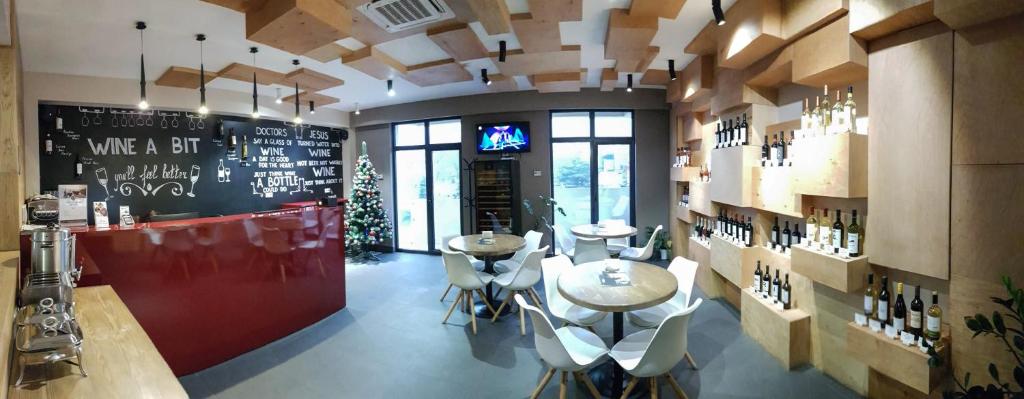 Wine Hotel Chisinau photo 1