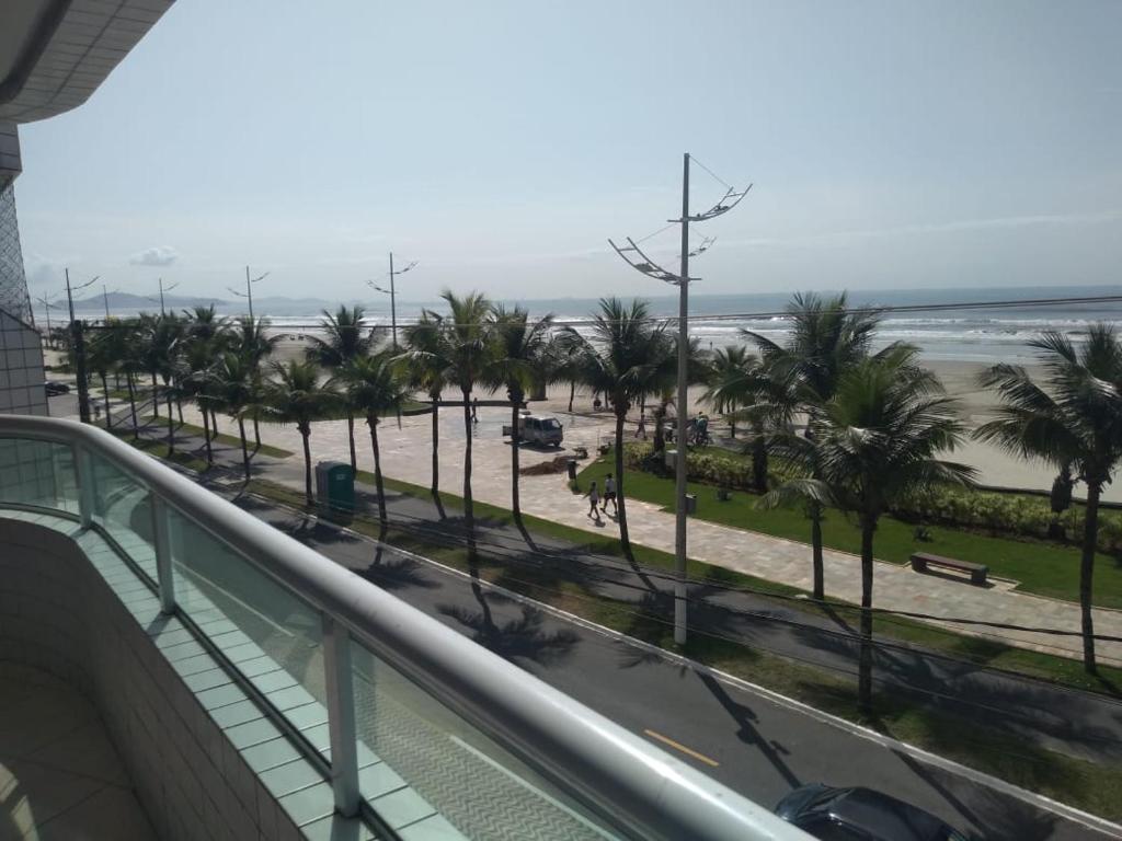 Apartamento Praia Grande Pé na areia photo 1