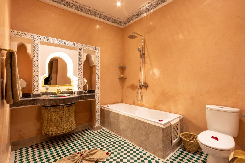 Riad Medina Art - Tap to explore photos