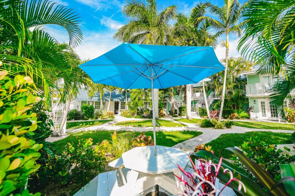 Tropical Breeze Resort photo 1