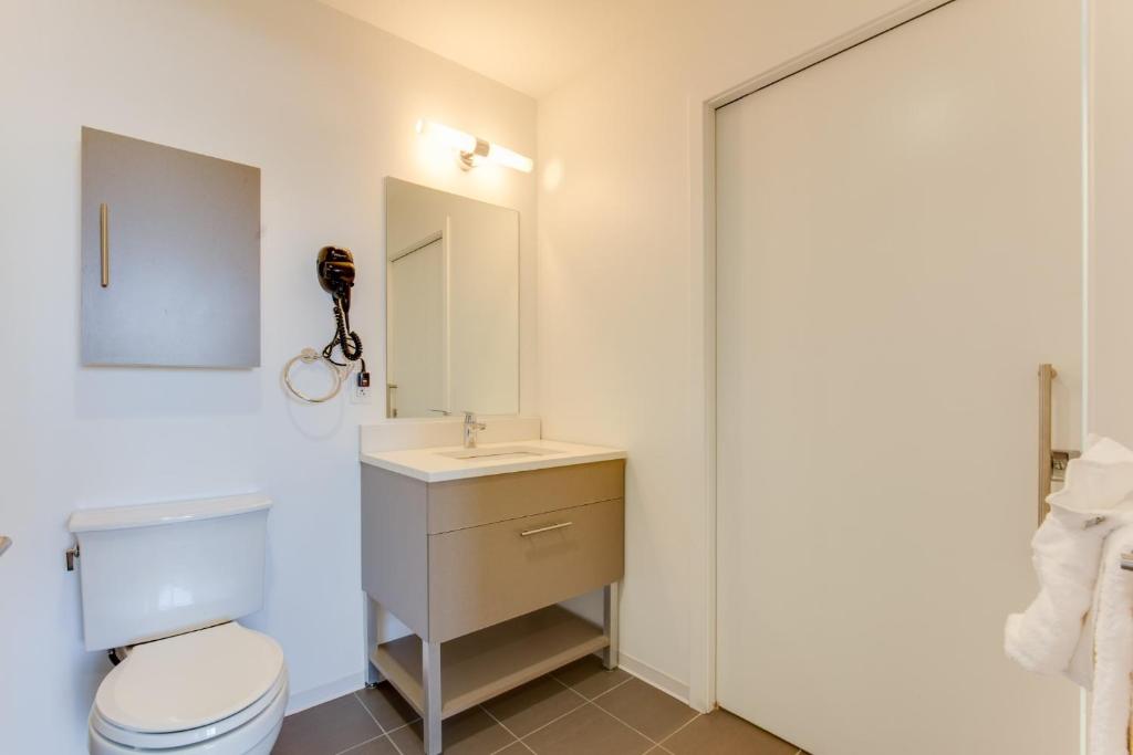 Global Luxury Suites at Kendall East photo 2