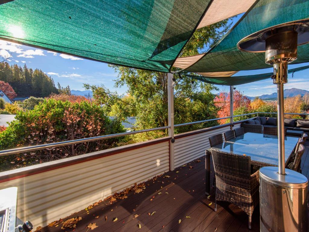 Haven by The Lake - Wanaka Holiday Home photo 2
