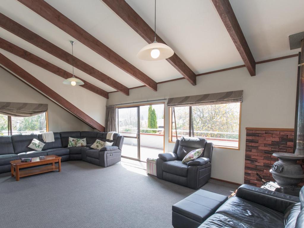 Haven by The Lake - Wanaka Holiday Home photo 4