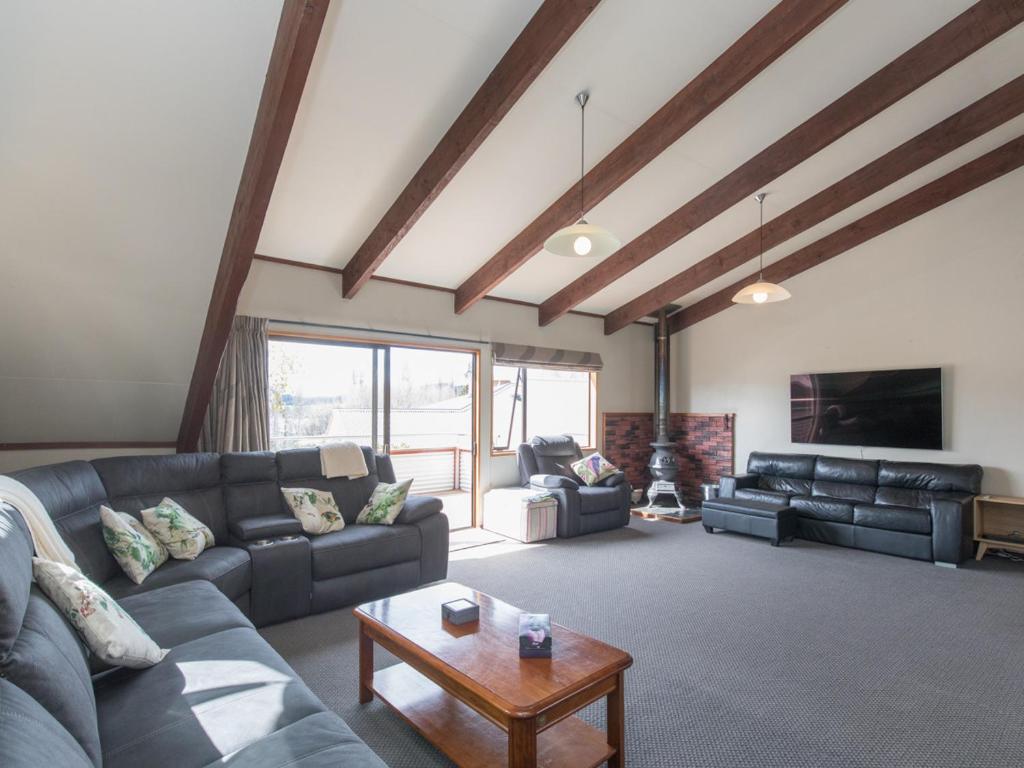 Haven by The Lake - Wanaka Holiday Home photo 3