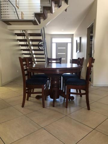 Central executive 4br townhouse photo 3