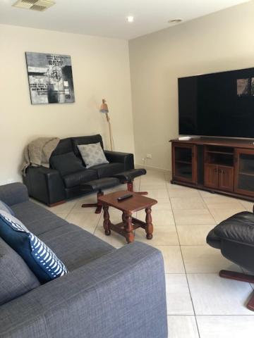 Central executive 4br townhouse photo 4