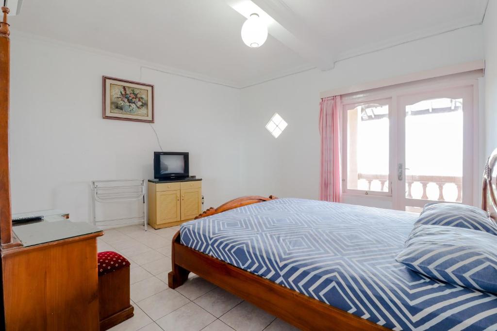 Adinda Beach Hotel and Villa photo 1
