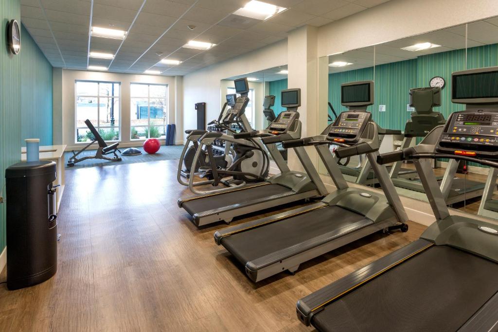 Holiday Inn Express & Suites - Seattle South - Tukwila, an IHG Hotel photo 1