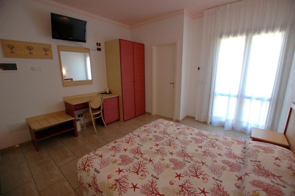 Mistral Hotel photo 3