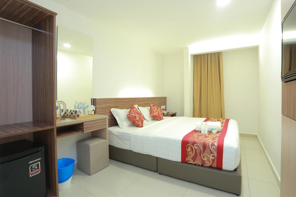 Двухместный (Номер Делюкс с кроватью размера «king-size»), Bitz Bintang Hotel