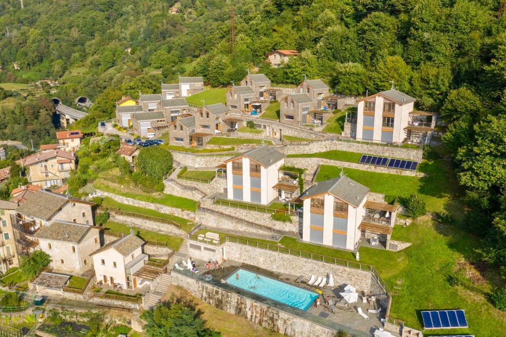Spectacular views and modern living on Lake Como photo 1