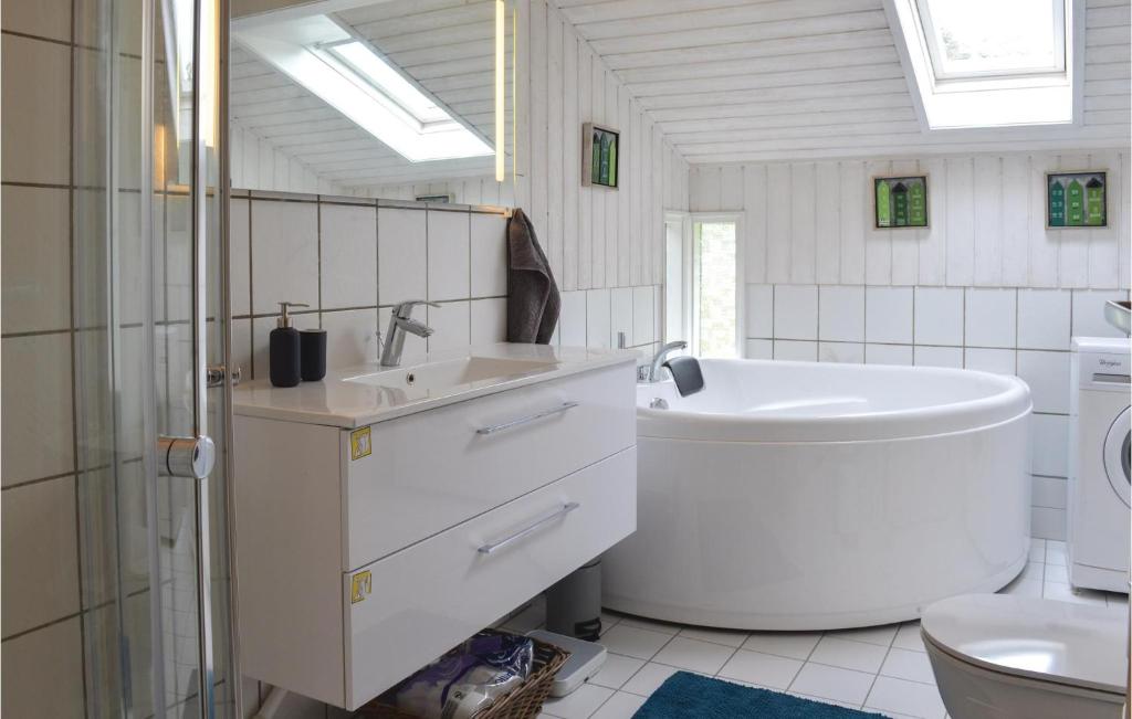 Beautiful Home In Hals With 2 Bedrooms, Sauna And Wifi photo 2