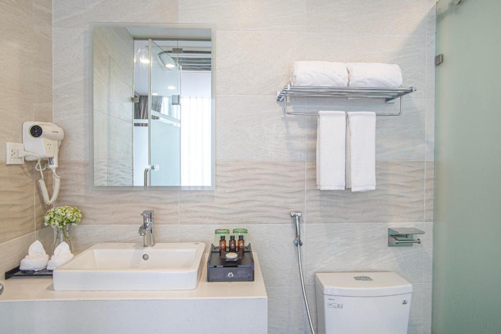 Двухместный (Классический двухместный номер с 1 кроватью), Bridge Lakeside Hotel Hanoi