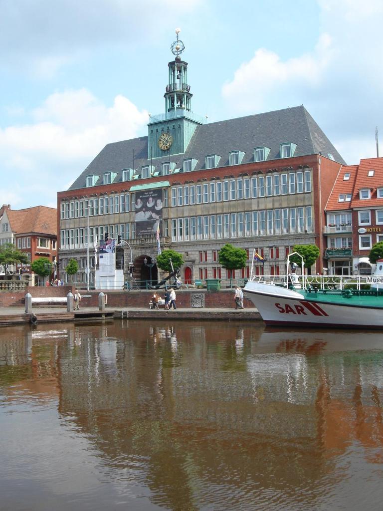Piacere Emden photo 1