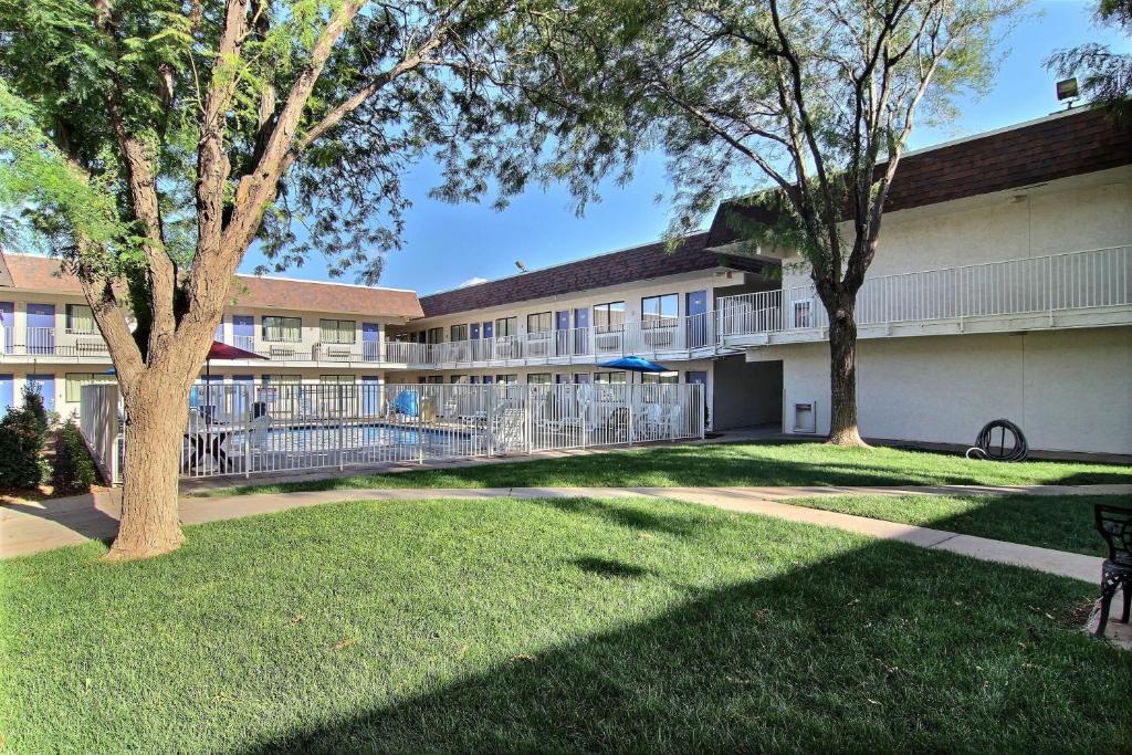 Motel 6-Lubbock, TX photo 2
