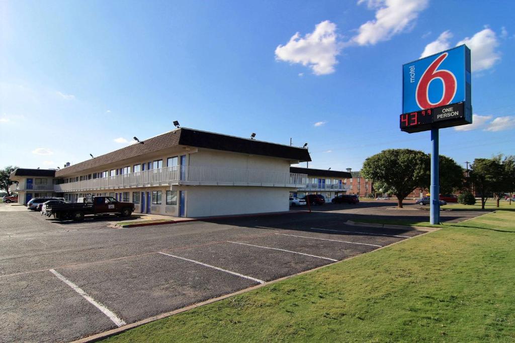 Motel 6-Lubbock, TX photo 4