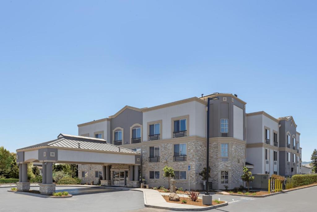 Holiday Inn Express Hotel & Suites San Jose-Morgan Hill, an IHG Hotel image
