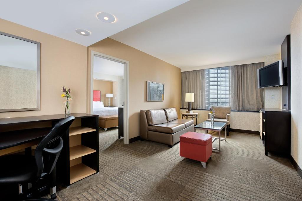 Holiday Inn Express Denver Downtown, an IHG Hotel image