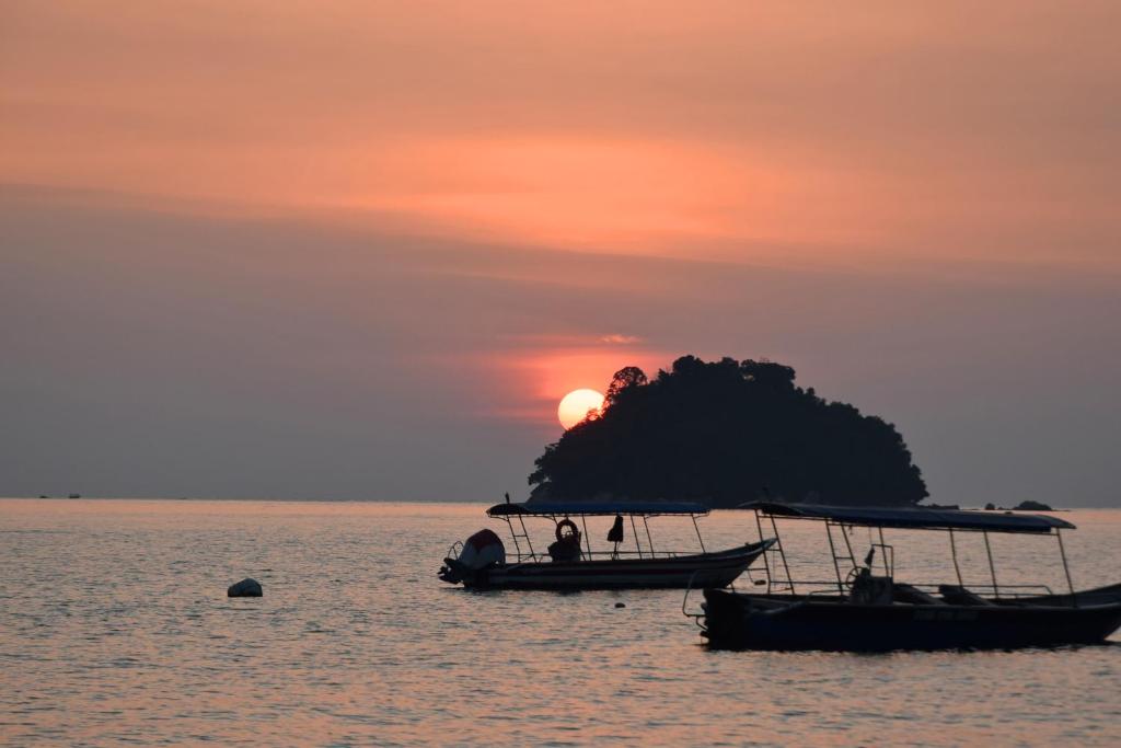 AVI Pangkor Beach Resort photo 3