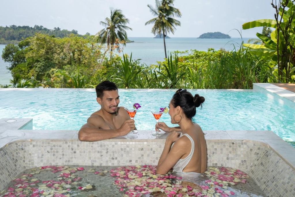 Вилла (Вилла Люкс с видом на бассейн), Курортный отель Sea View Resort and Spa