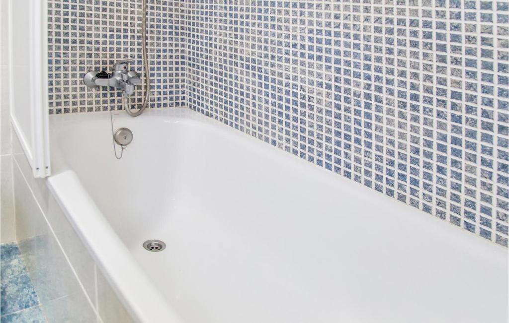 Beautiful Apartment In Moncofa With Outdoor Swimming Pool, 2 Bedrooms And Swimming Pool photo 1