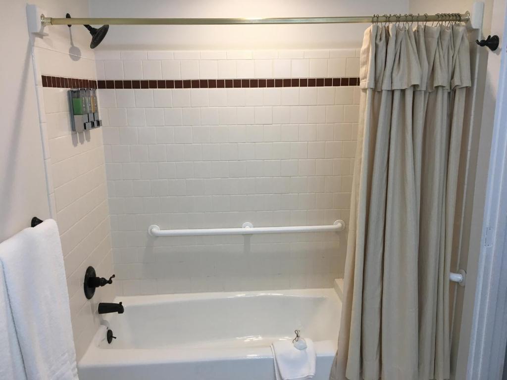 Lake Pointe Inn photo 4