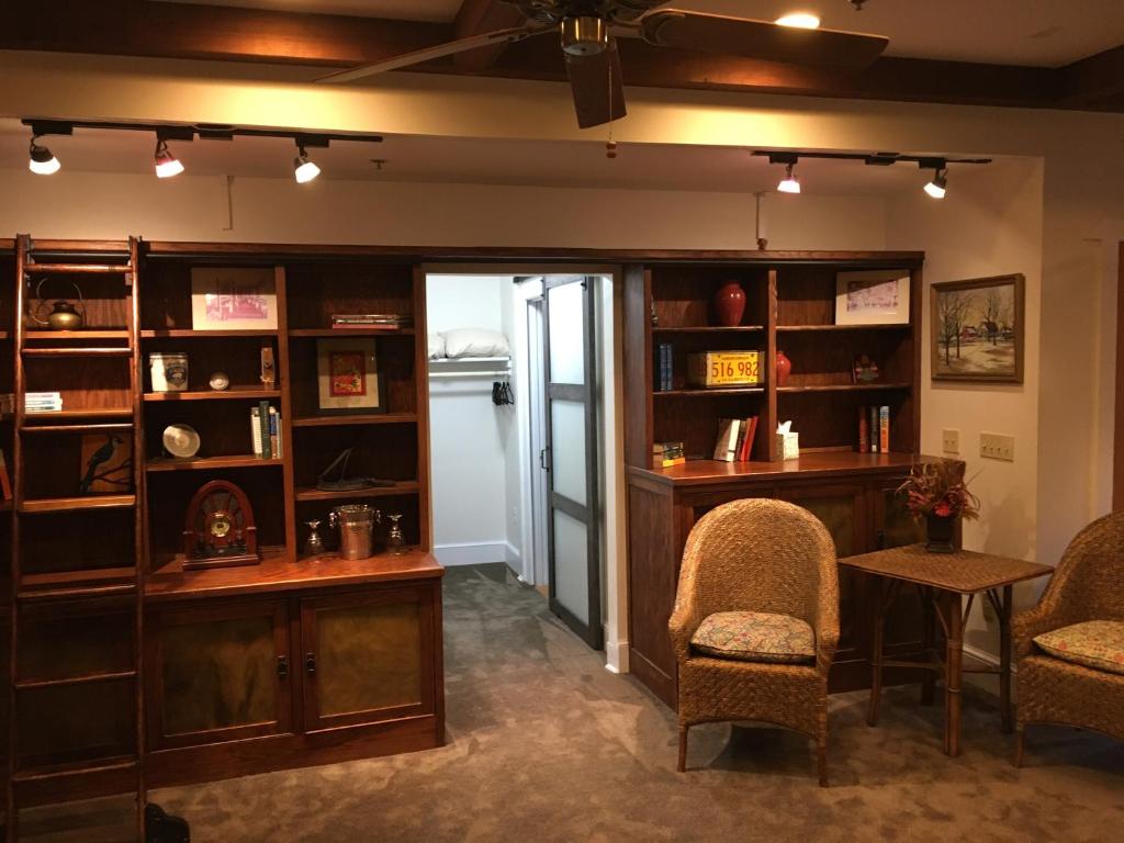 Lake Pointe Inn photo 1