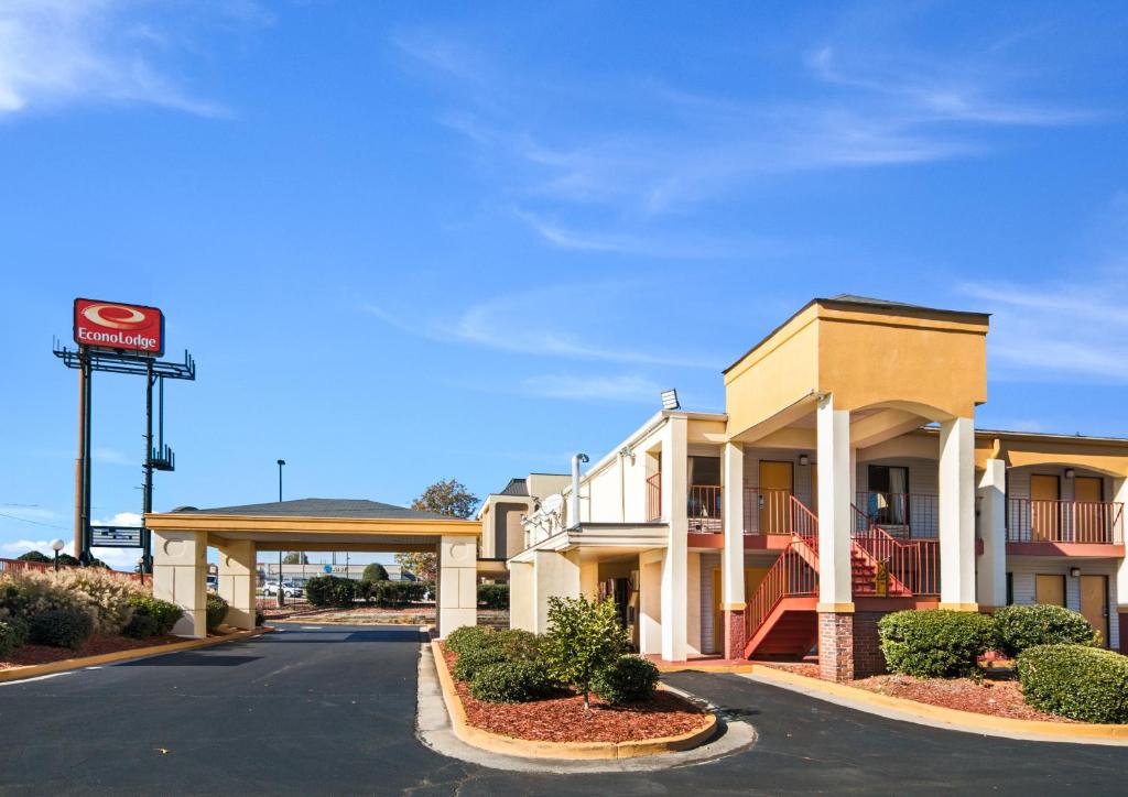 Econo Lodge image