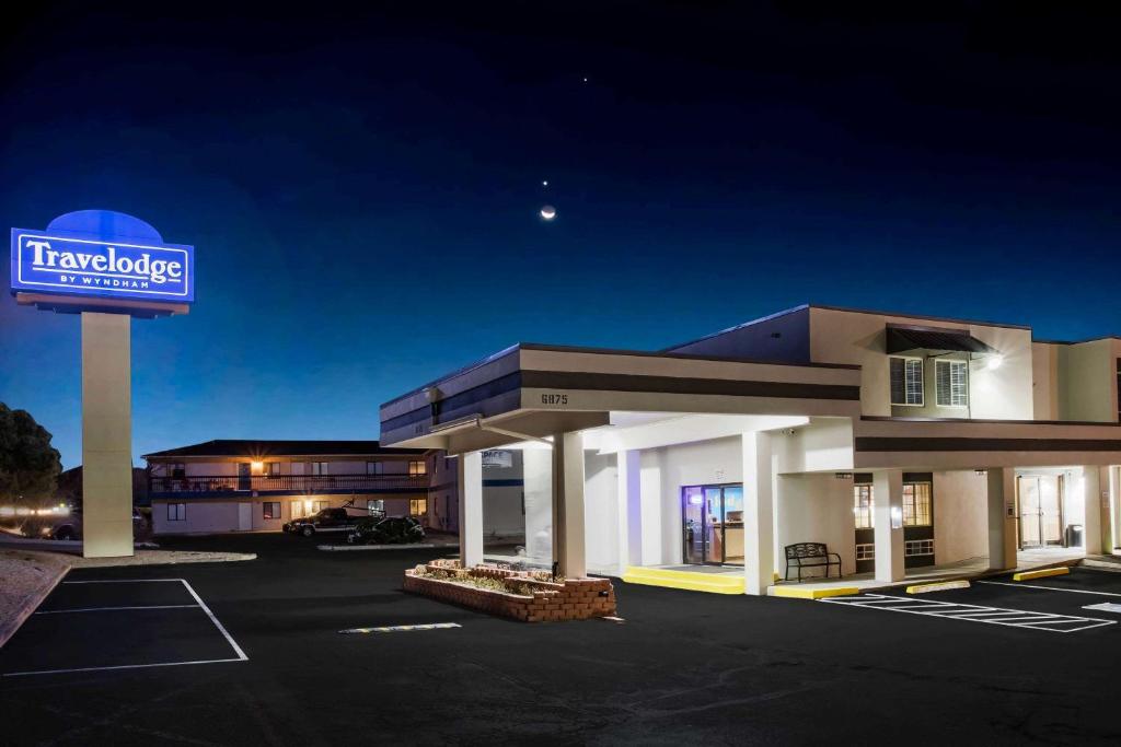 Travelodge by Wyndham Colorado Springs Airport/Peterson AFB image