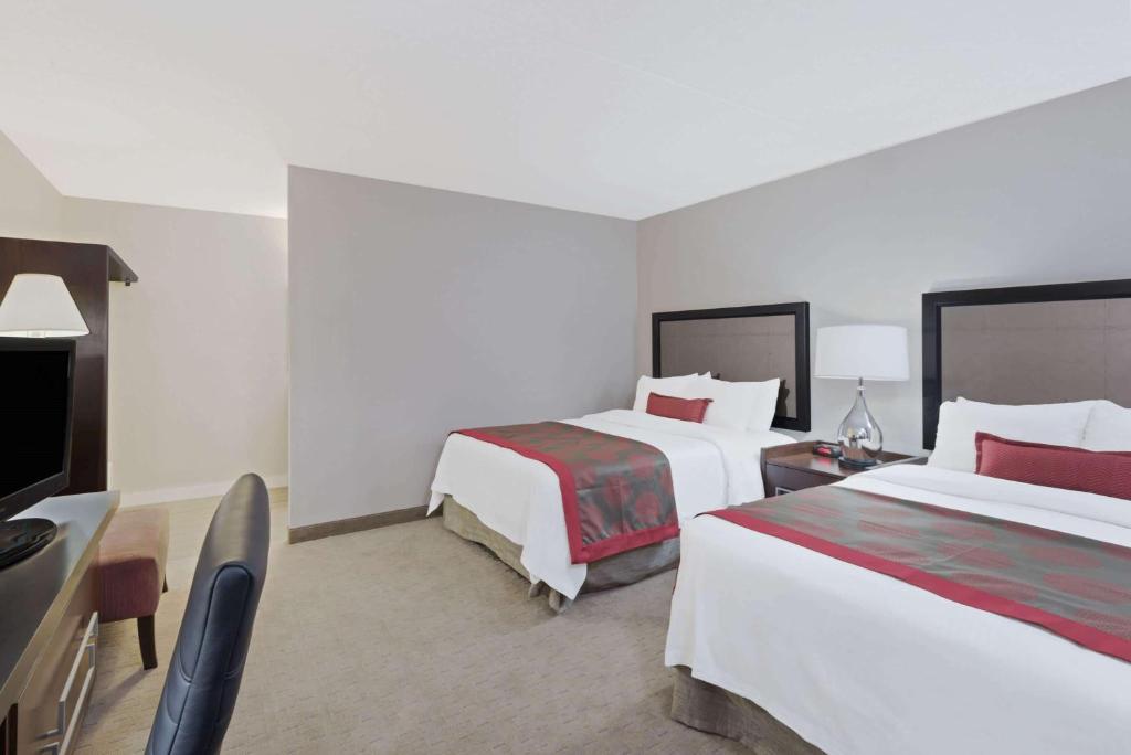 Ramada by Wyndham Boston photo 2