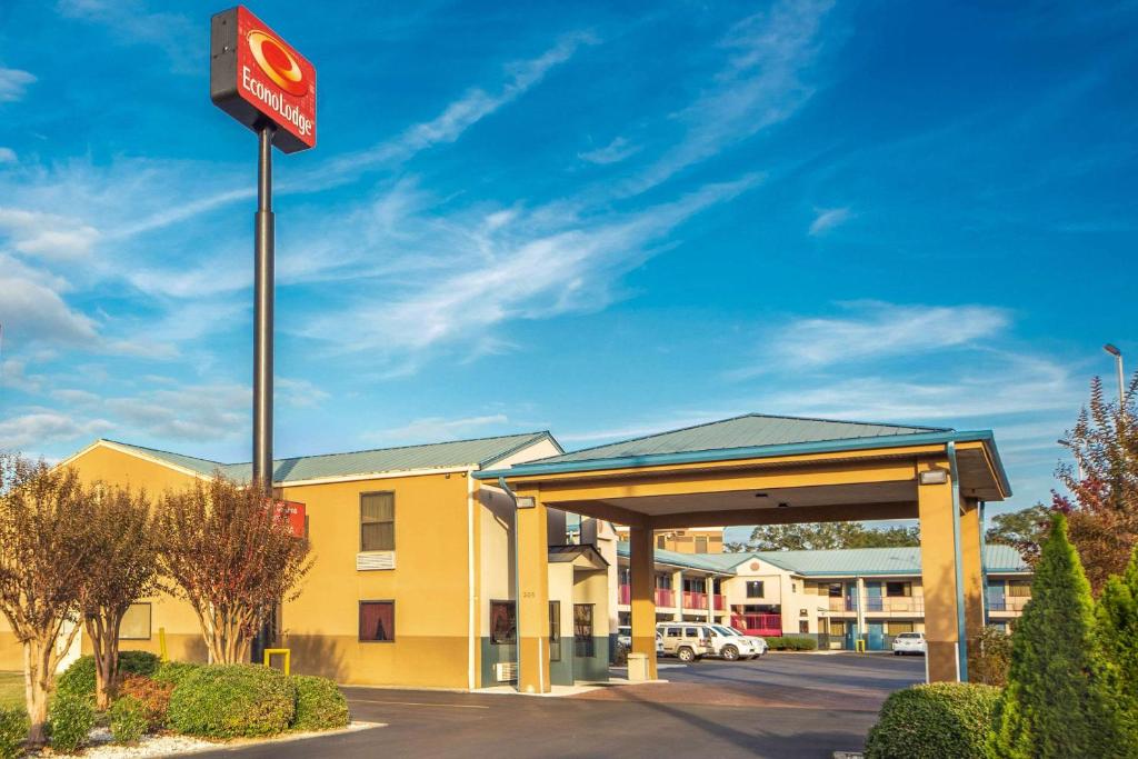 Econo Lodge Laurel image