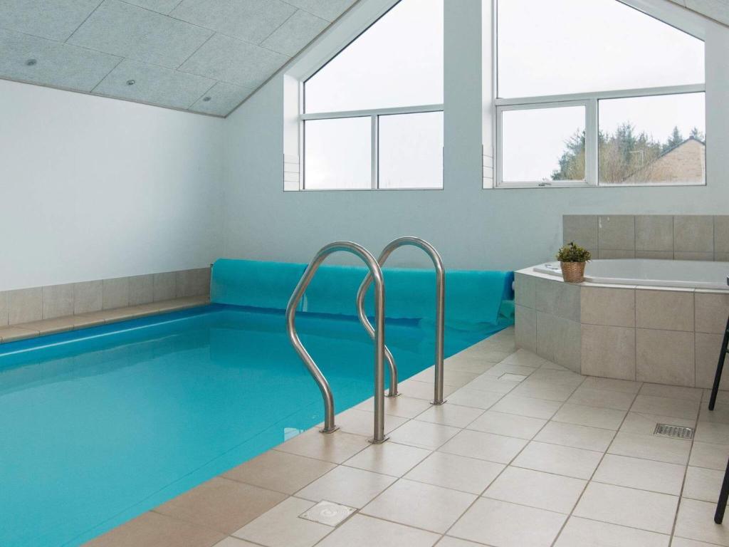 16 person holiday home in R m photo 3