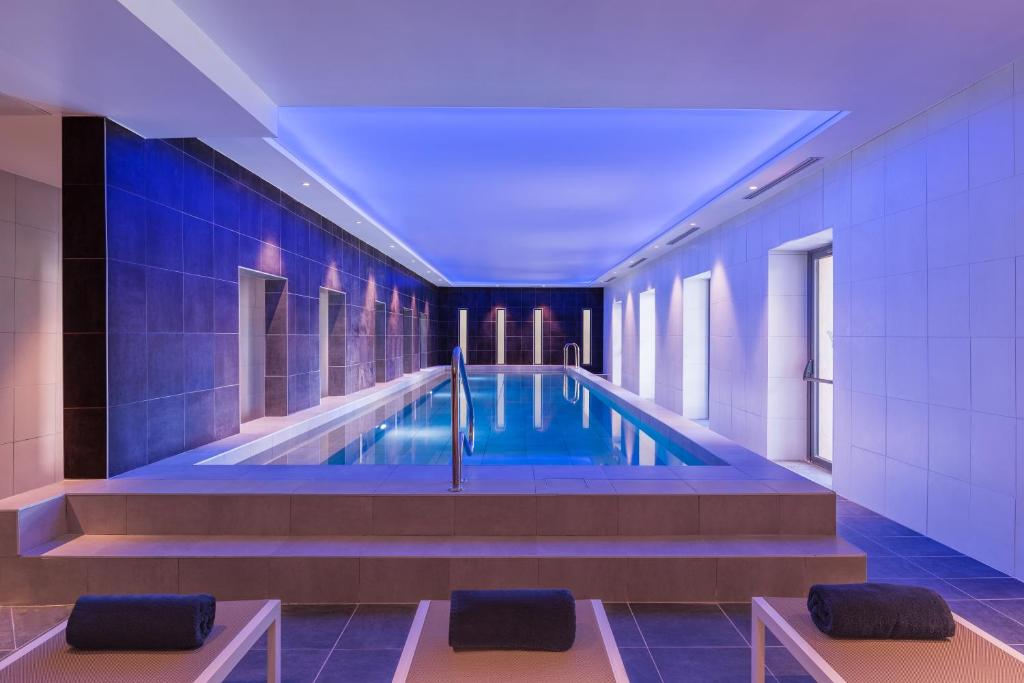 Hotel du Roi & Spa by SOWELL COLLECTION - Tap to explore photos
