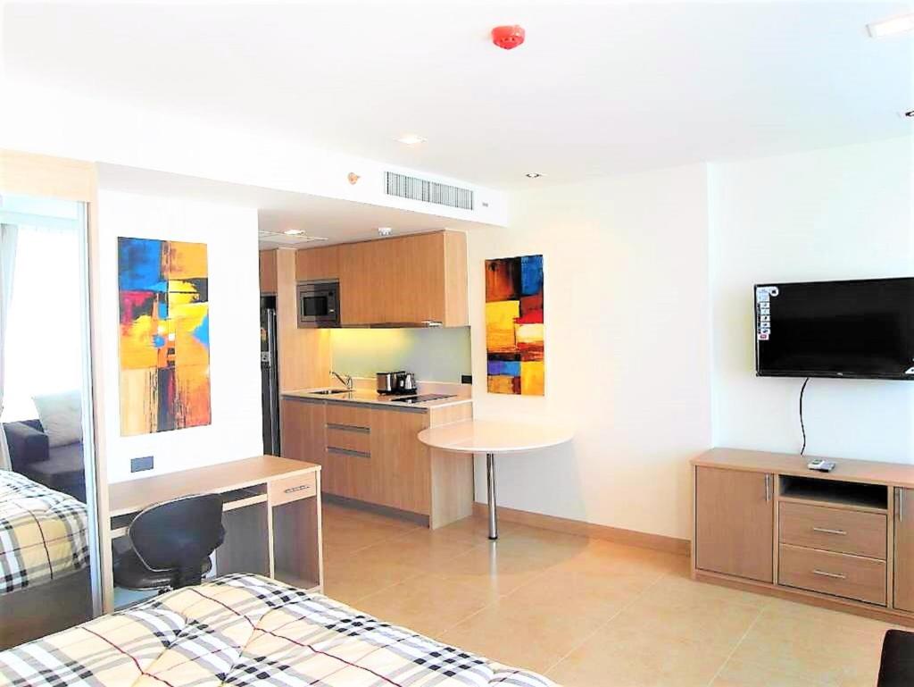The Cliff sea & pool views studio apartment Pratumnak Pattaya photo 3