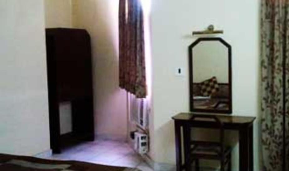 Двухместный (Двухместный номер Делюкс с 1 кроватью), Baseraa Hotel