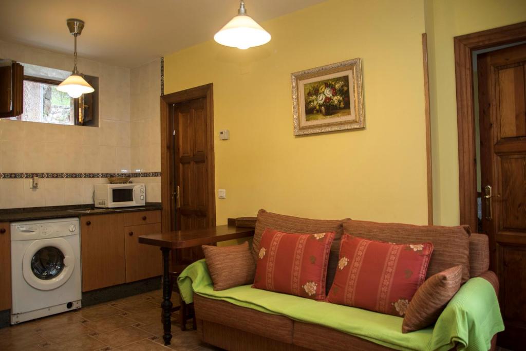 Apartamentos la Regoria photo 3