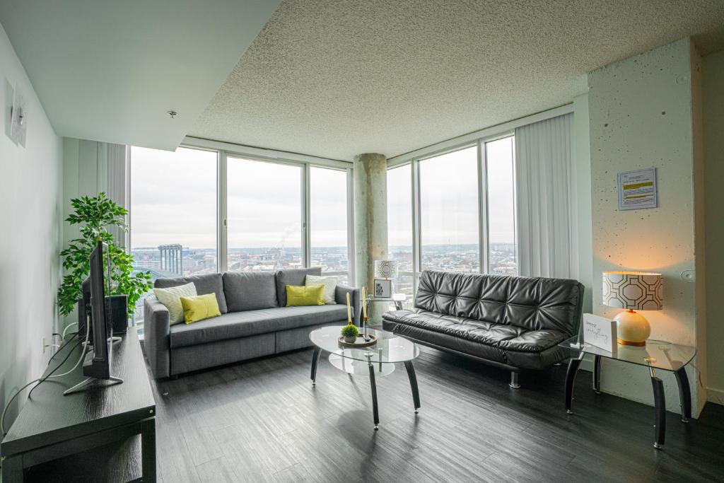Heaven on Baltimore Downtown Fully Furnished Apartments image