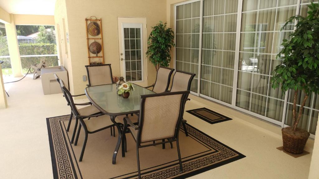 Close to Downtown Inverness, spacious and next to bike trail photo 2