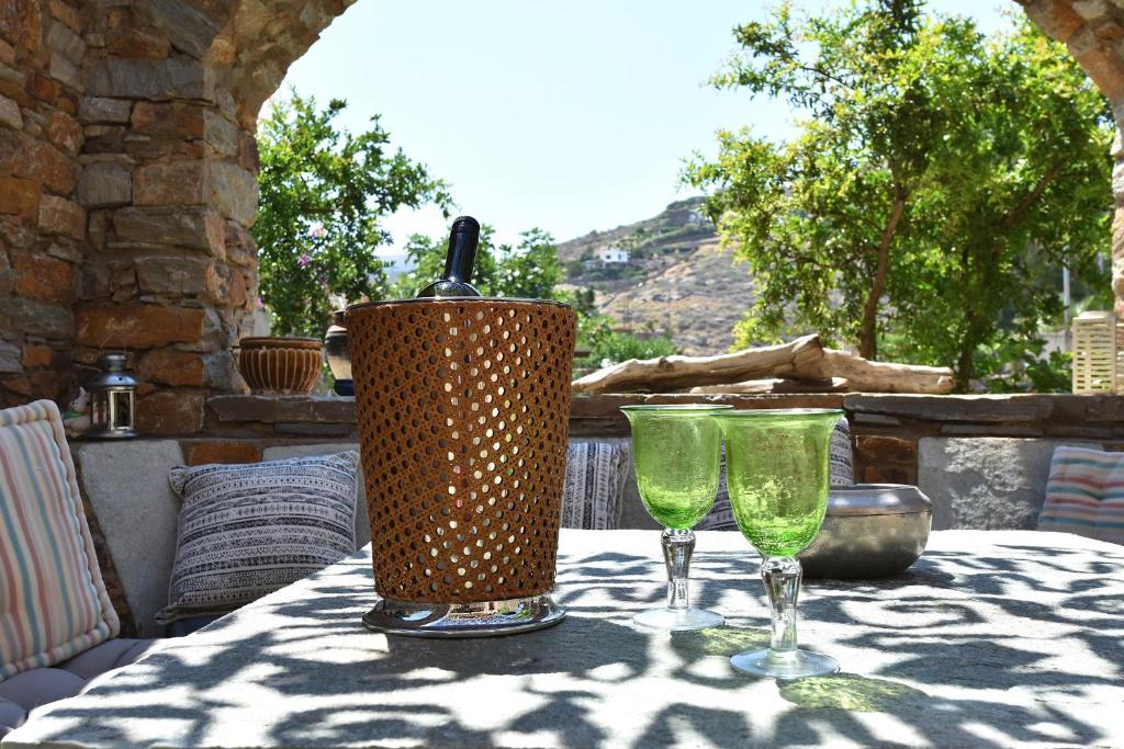 The Garden House only a 2 minute walk from the Picturesque Marine of Vourkari. photo 4