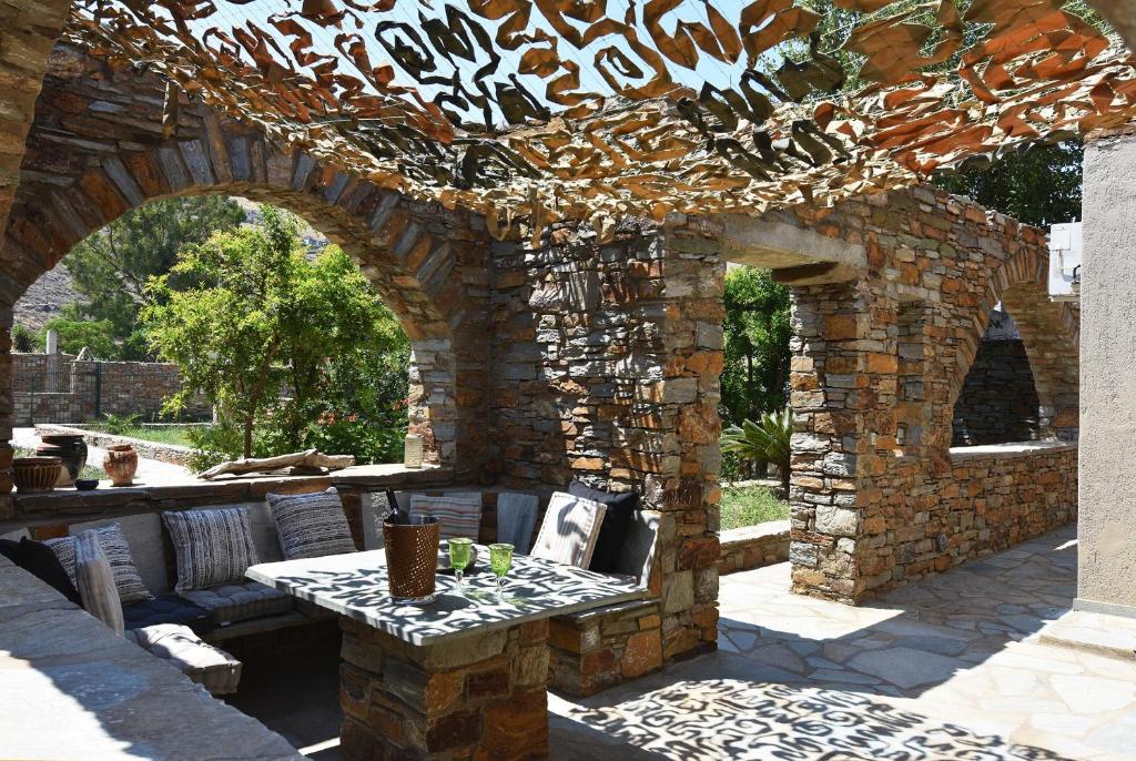 The Garden House only a 2 minute walk from the Picturesque Marine of Vourkari. photo 3